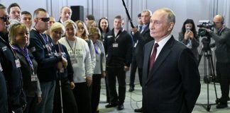 Президент Владимир Путин встретился с волонтерами Народного фронта