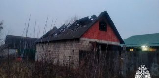 В Ухолове горел гараж