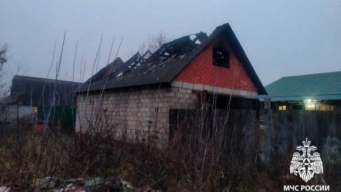 пожар в Ухолове. МЧС. 7.12.2025