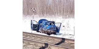 В Ухоловском округе автомобиль столкнулся с поездом