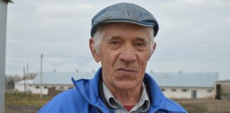 Более 50 лет Михаил Ветютнев трудится энергетиком в колхозе «Шелковской» Старожиловского округа
