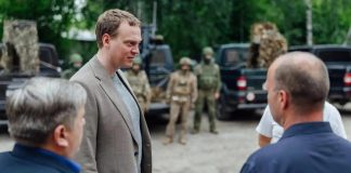 Павел Малков пообщался с бойцами мобильной огневой группы