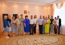 В День семьи, любви и верности в Ухолове поздравили семейные пары, отмечающие в этом году золотые свадьбы